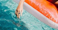 How to Run a Swimming Pool Service in Canada 