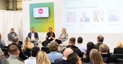 Why the Franchise Industry is Booming in 2025