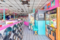 well-established 50's style diner - 3