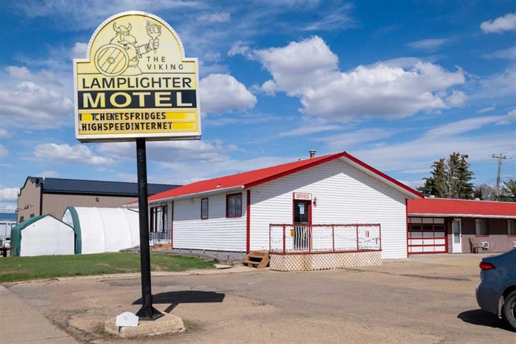 Highly Profitable 22-room Viking Lamplighter Motel