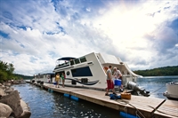 established seasonal houseboat rental - 1