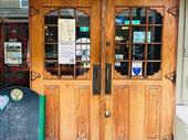 popular pub west vancouver