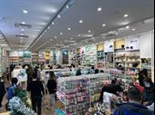 fashion variety store busy