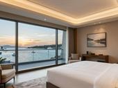 beachfront hotel on vancouver