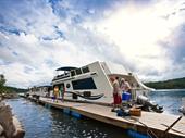 established seasonal houseboat rental